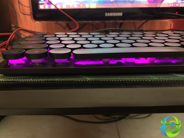 bàn phím giả cơ có dây cá tính Huqu V8- bàn phím cao dễ sử dụng